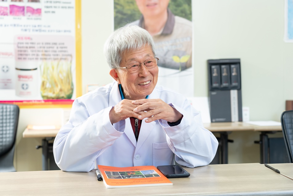 Seong Jae-mo, Tiến sĩ nghiên cứu về Trùng Thảo sinensis